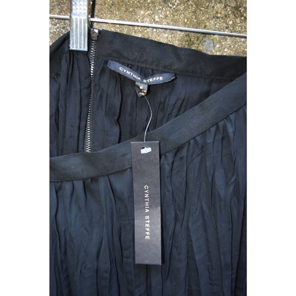Cynthia Steffe Black Crinkle Midi Skirt – Size M – NWT - Picture 4 of 5